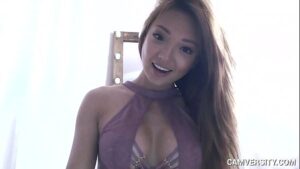 סרטי סקס Asian Babe on Webcam