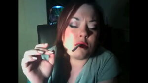 סרטי סקס Chubby Brit Mistress Tina Snua Double Pumping Filterless Cigarettes – Smoking Fetish