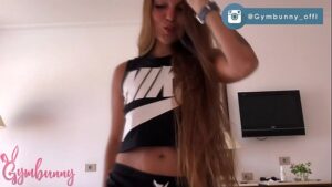 סרטי סקס Gymbunny first time rides Anal   First Anal orgasm