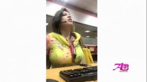 סרטי סקס Imo Call With Big Boobs Girl in call center