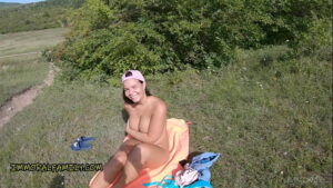 סרטי סקס MASSIVE BOOBS NUDIST Sofia Lee LOVES it UP HER ASS!