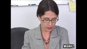 סרטי סקס Mature Lena Ramone hairy pussy and Siiick Facial