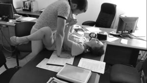סרטי סקס The boss fucks his tiny secretary on the office table and films it on hidden camera