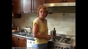 סרטי סקס Ugly granny ass fucks